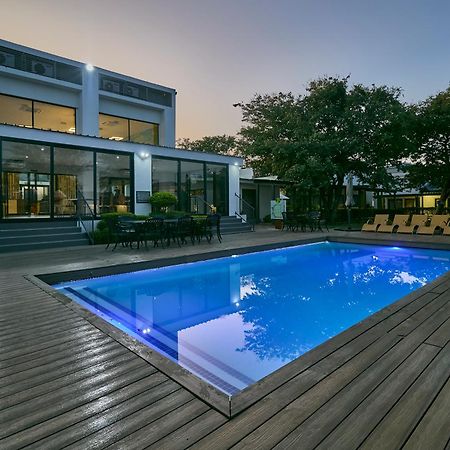 Travelodge Касане Экстерьер фото