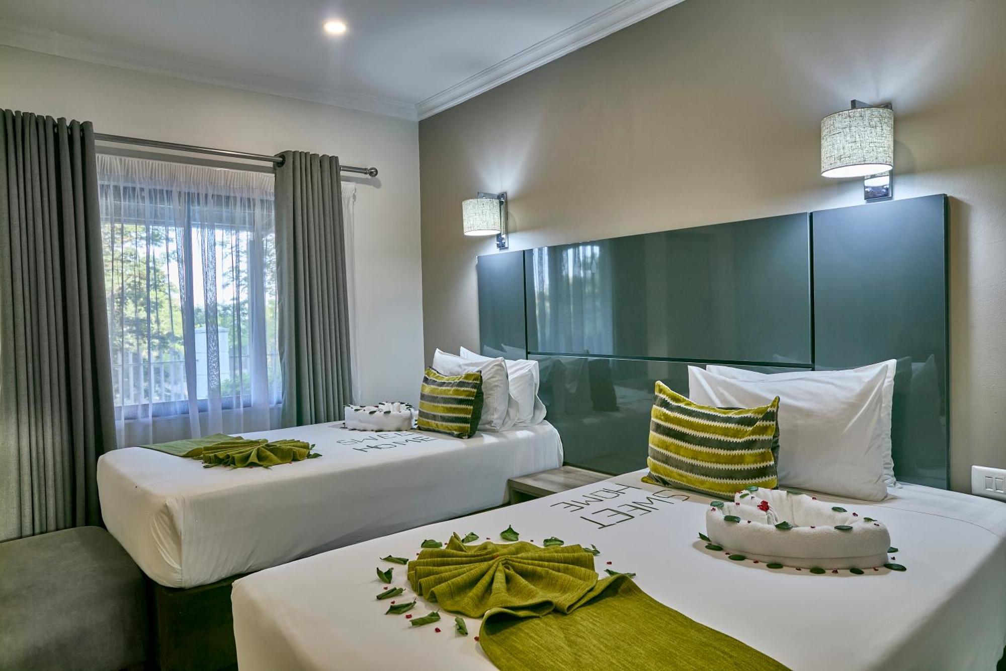 Travelodge Касане Экстерьер фото